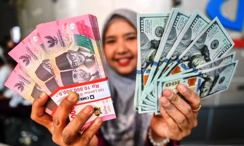 Rupiah Melemah Lagi, Dolar AS Masih di Atas Rp 18 Ribu