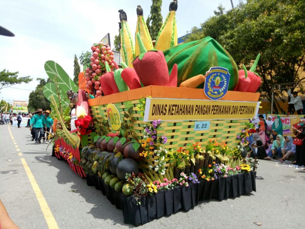 Kendaraan Hias DKP3 Bontang Sabet Juara Dua di BCC 2017