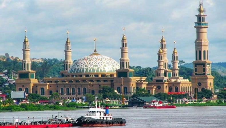 Jumat Berkah, Mayoritas Berawan Tebal
