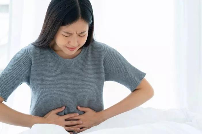 Hindari Makanan Berminyak untuk Cegah GERD saat Puasa