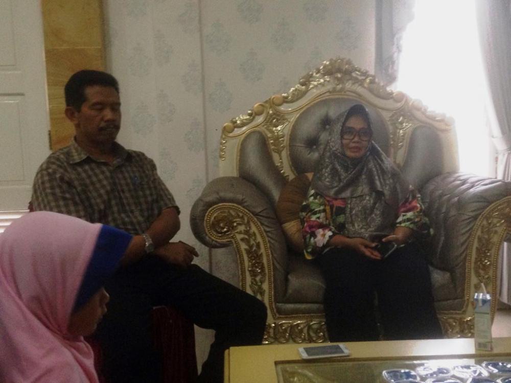 Neni Siap Tampung Aspirasi Penolakan Kenaikan Tarif Air di Kantor Wali Kota Bontang   