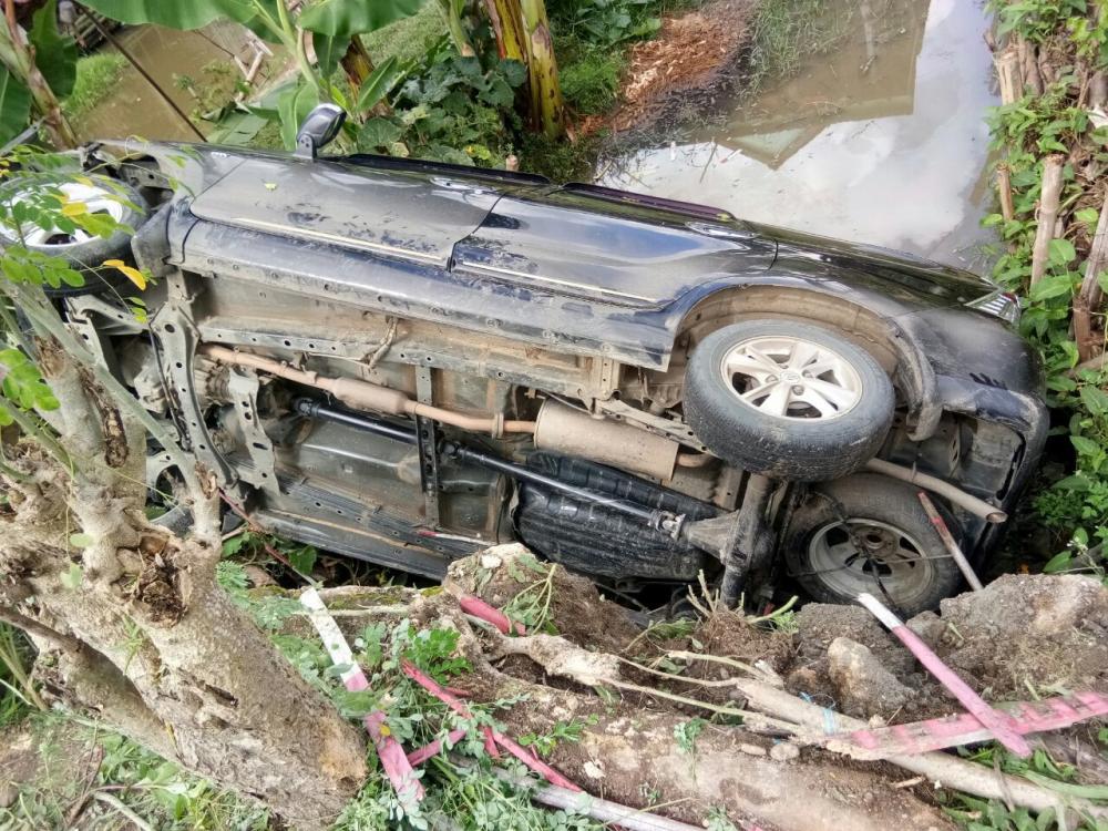 Mobil yang Ditumpangi Wakil Ketua PN Agama Bone Terbalik