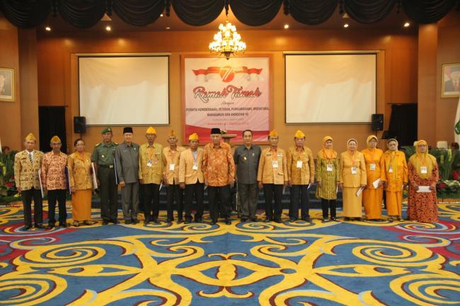 765 VETERAN DAN JANDA VETERAN TERIMA BANSOS TERENCANA 