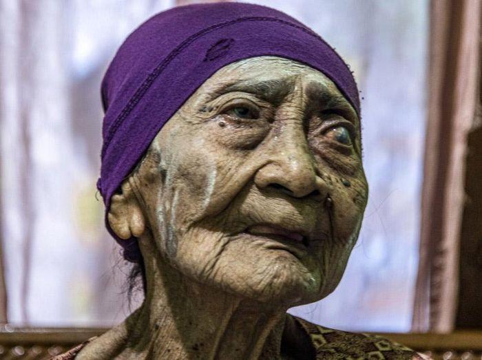 Subhanallah, Nenek 100 Tahun Ini Sembuh dari Corona