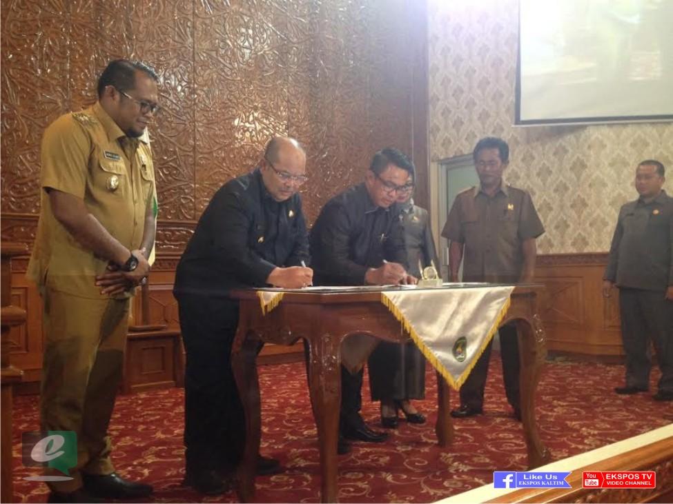 Paripurna, 27 Propemperda Kutim Tahun 2017 Ditetapkan