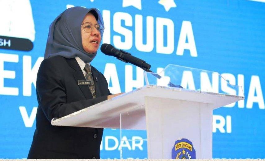 Wisuda 23 Lansia Warnai Hari Lansia Internasional di Bontang