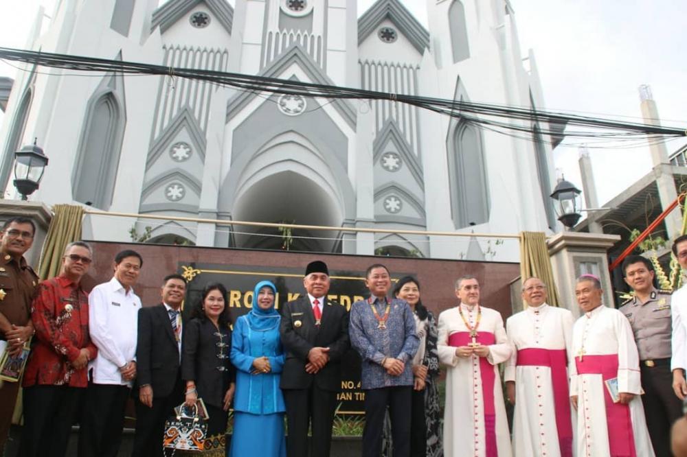 Jadi Simbol Keberagaman, Gereja Katedral Samarinda Diresmikan