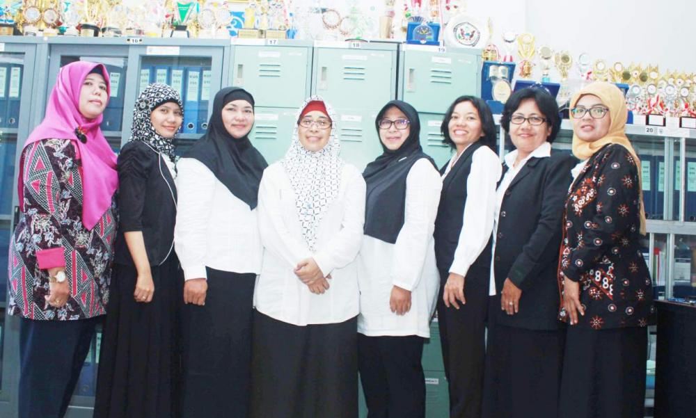 PERINGATI HARI KARTINI, SMAN 1 BONTANG GELAR KEGIATAN BERTEMA KARTINI MASA KINI