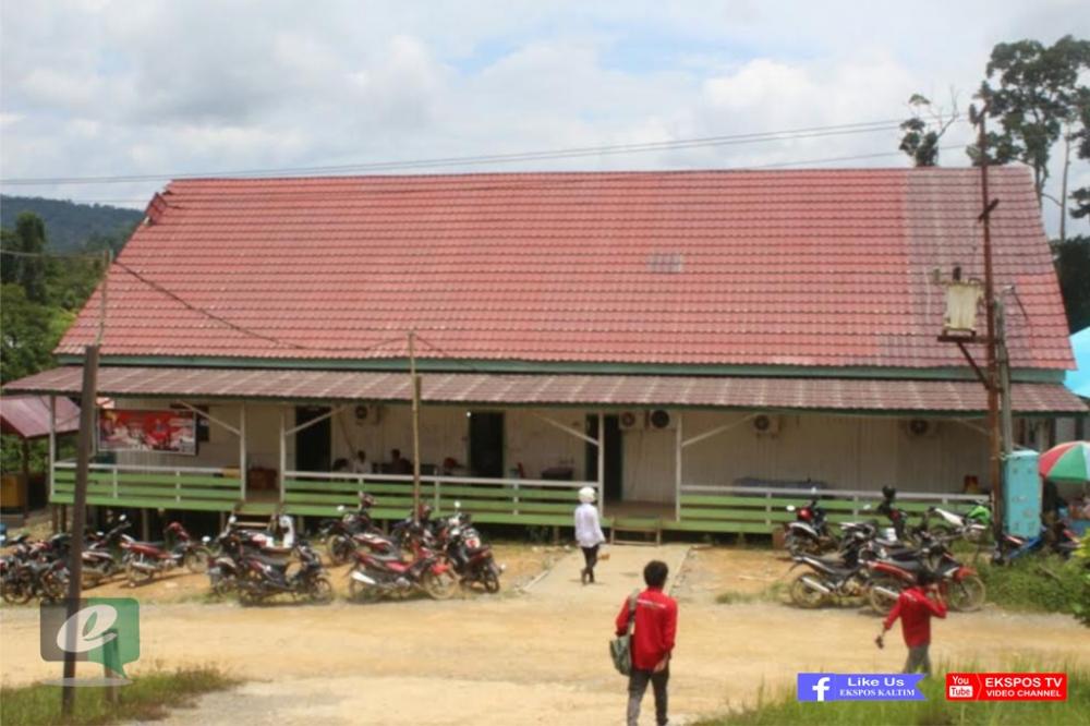Terkendala Fasilitas, DPRD Mahulu Sulap Ruang Logistik Jadi Ruang Rapat 