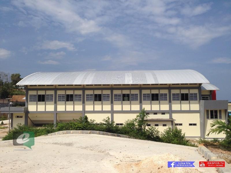 Gedung Sport Center Loktuan Menunggu Serah-Terima 