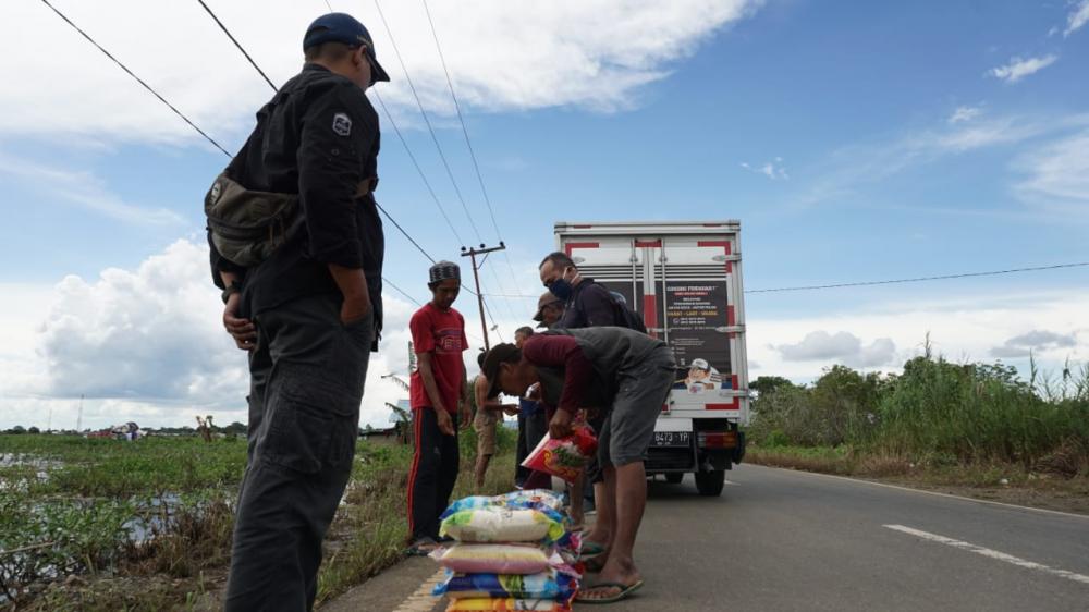 Posko Maritim Balikpapan Kirim Bantuan Tahap Akhir ke Dua Lokasi Bencana