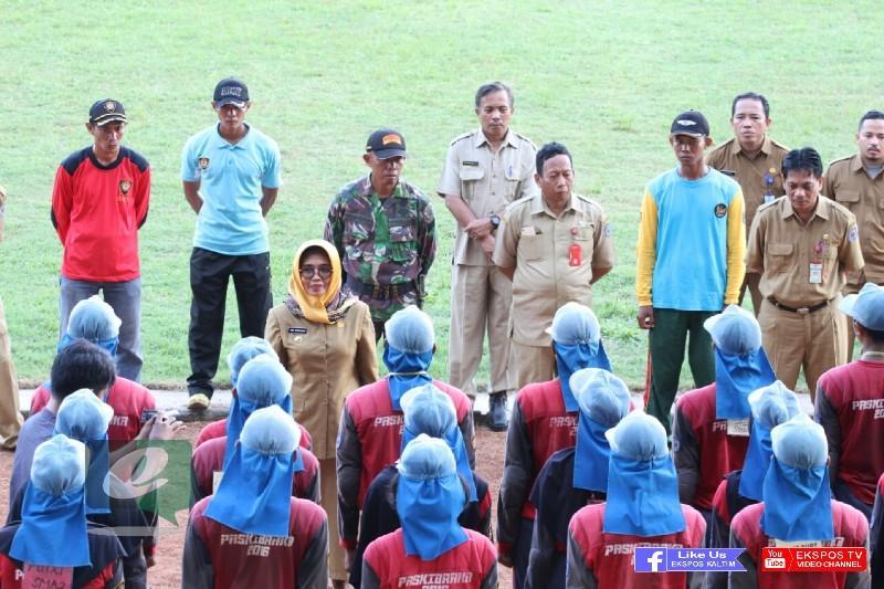 SEMANGATI CAPASKIB, WALIKOTA NENI : TIDAK SEMUANYA BISA SEPERTI KALIAN
