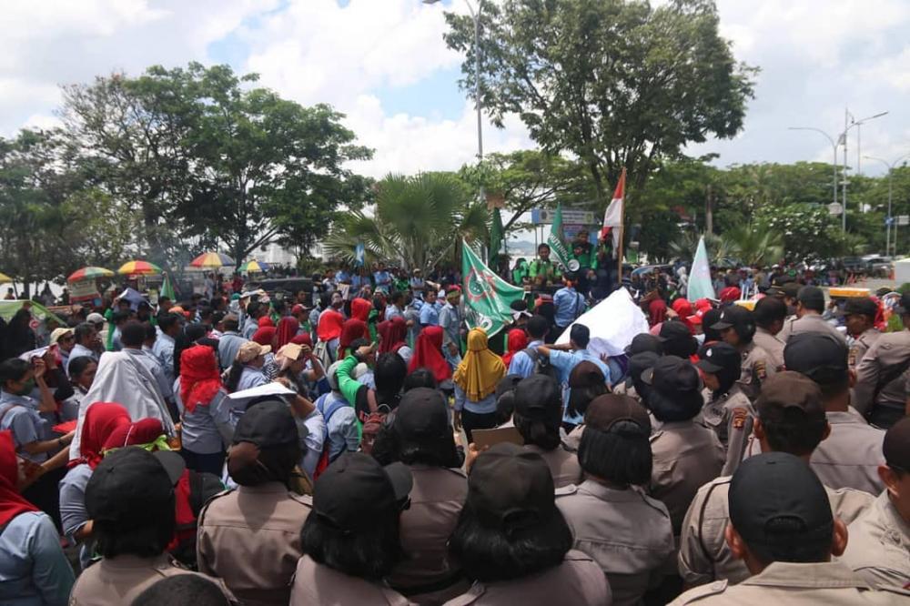 Upah dan Iuran BPJS Tak Dibayar, Buruh Ngadu ke Kantor Gubernur Kaltim