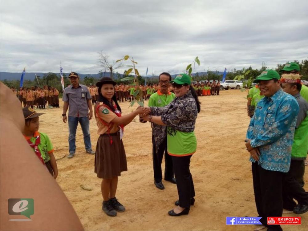  Pemkab Tanam 2500 Bibit Pohon, Ketua DPRD Mahulu Harap Dilakukan di Semua Kampung