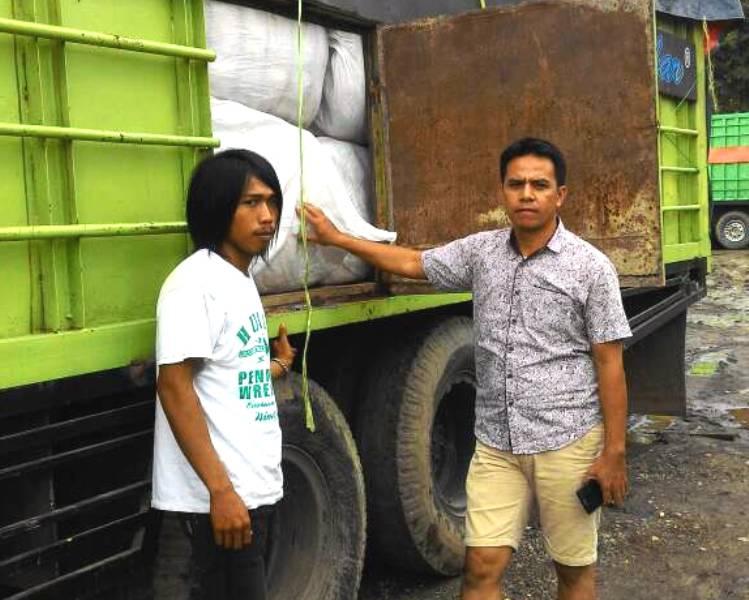 Polsek Balikpapan Barat Gagalkan Penyelundupan 230 Karung Pakaian Bekas dari Malaysia