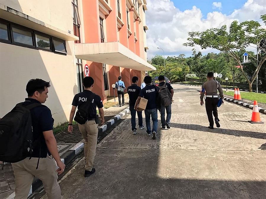 Puluhan Penyidik Tipikor Polda Kaltim Obok-Obok Kantor Sekretariat Daerah dan DPKPP Bontang