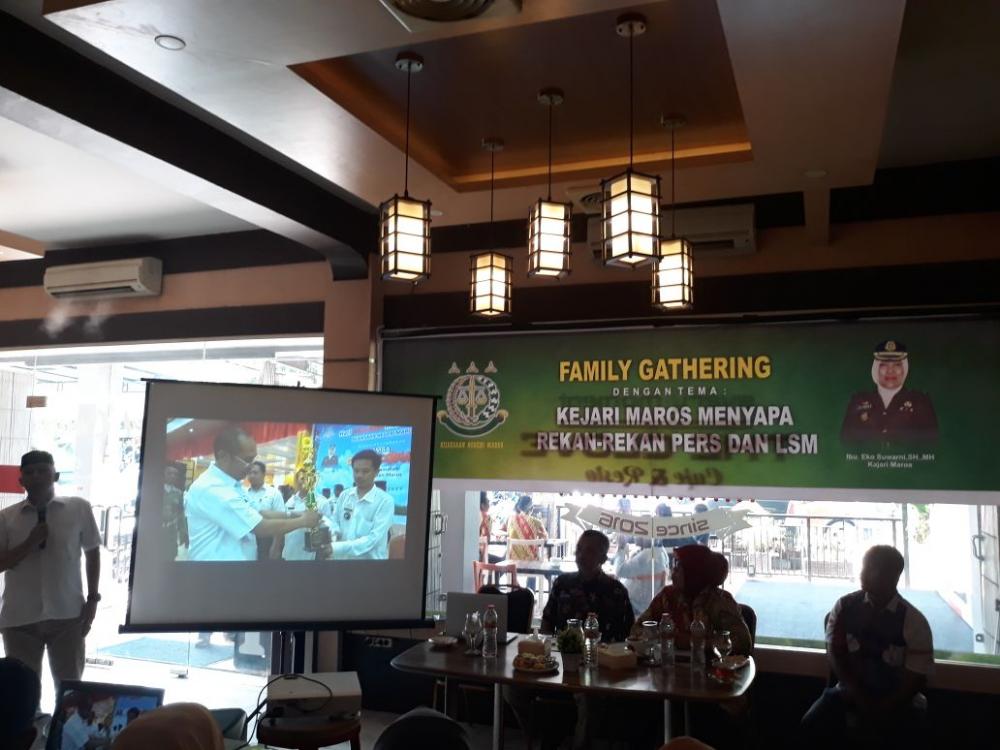 Pererat Silaturahmi, Family Gathering Kejari Maros Libatkan Pers dan LSM