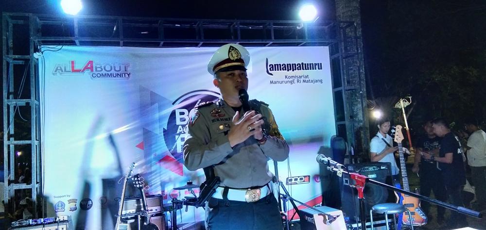 Di Bone Accoustic Fest 2018, Kasat Lantas Sampaikan Pesan Tertib Lalu Lintas