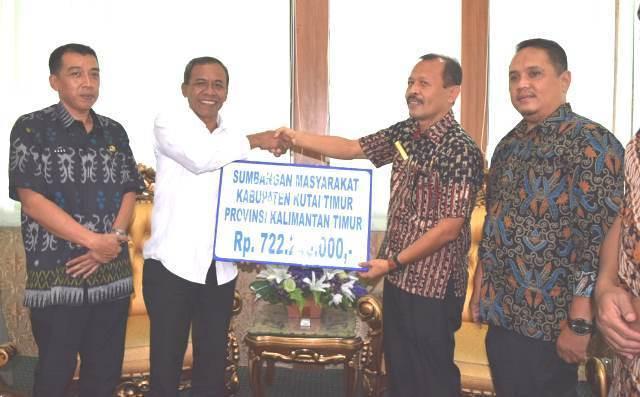 Serahkan Donasi, Pemkab Kutim Bantu Korban Bencana Palu