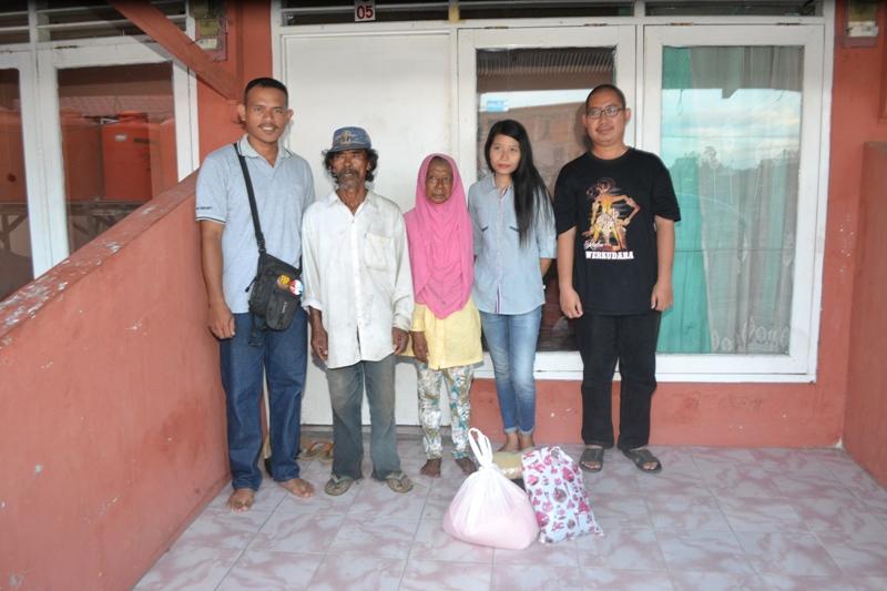 KEMBALI, NENEK SUMIATI DAPAT BANTUAN DARI FORUM BONTANG PEDULI