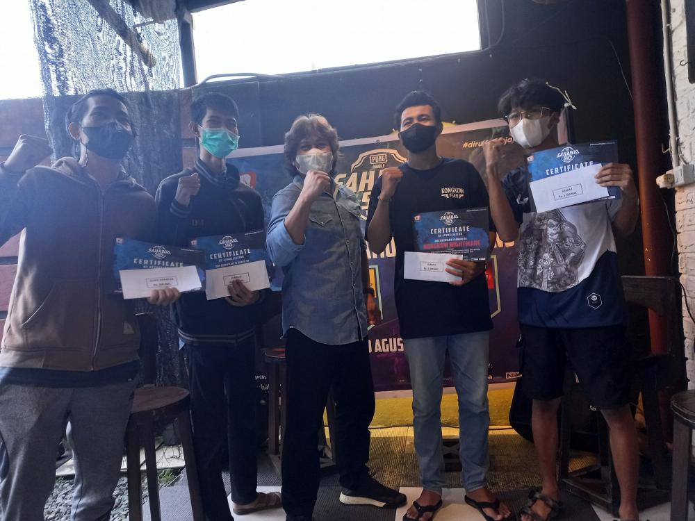 Turnamen Sahabat SUS Berakhir, Nursalam Serahkan Hadiah Pemenang