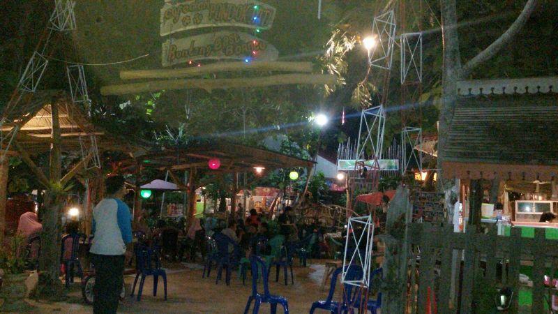 CAFE ALAM PONDOK JATI, TEMPAT SEMPURNA MENIKMATI HIDANGAN DAN KESEJUKAN ALAM