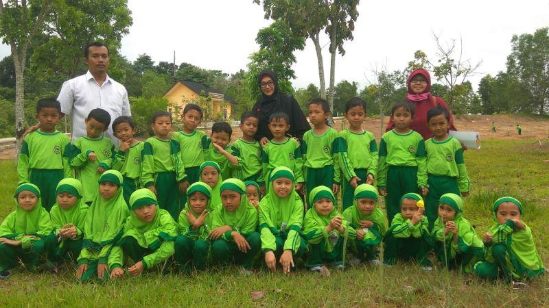 DKP3 Bontang Didik Generasi Milineal Cinta Lingkungan