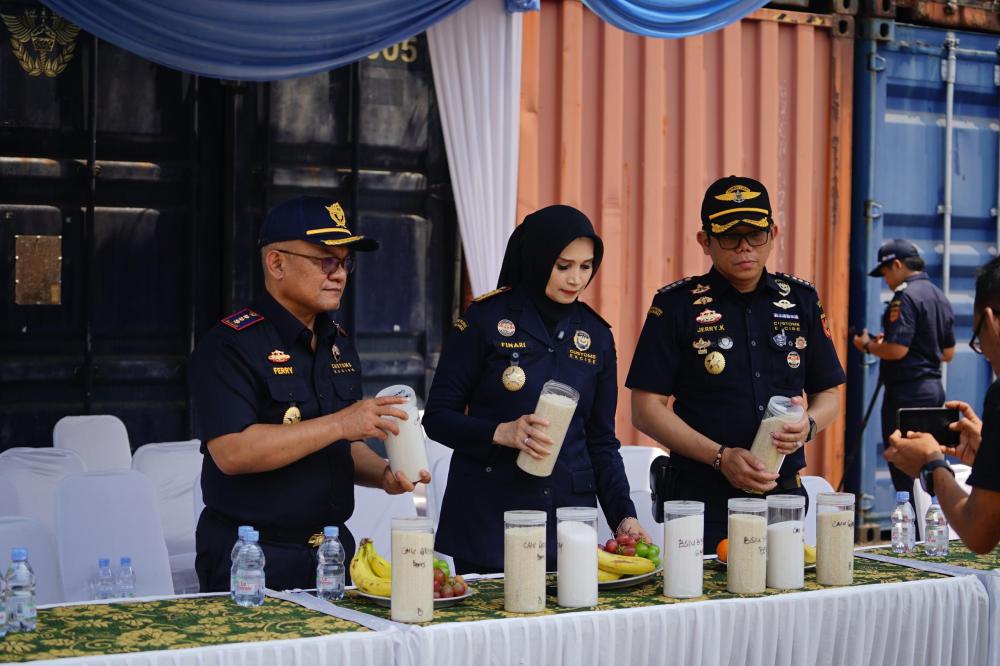 Bea Cukai Gagalkan Penyelundupan Beras dan Garam Ilegal Senilai Rp8 Miliar