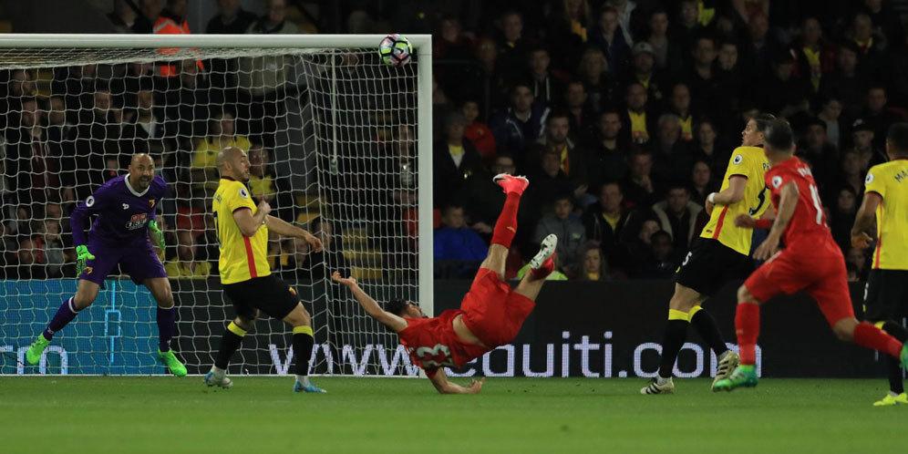 Gol Salto Emre Can Beri Tiga Poin bagi Liverpool