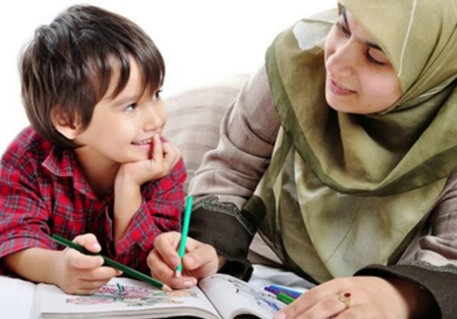 Biasakan Menanyakan Kegiatan Anak di Sekolah, Ini Manfaatnya