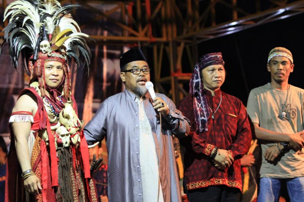 Kian Semarak, Tetua Adat Minahasa  Tampil di Acara Adat Pelas Tanah 3