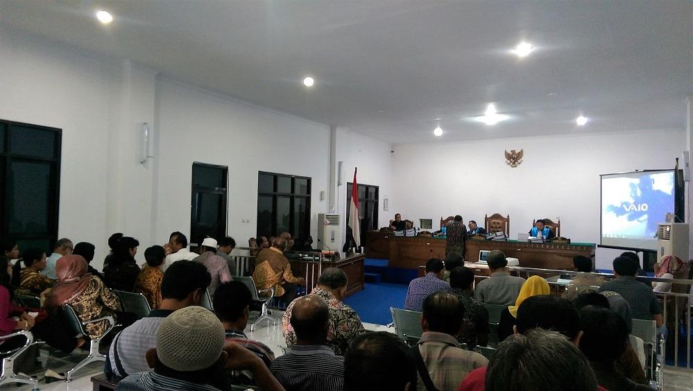 43 Warga Loktuan Hadiri Sidang Perdana Perkara NPK Cluster 