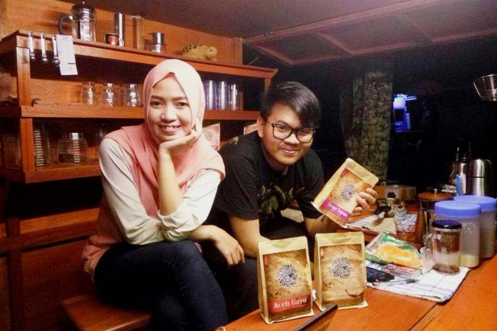 Santai Sembari Seruput Kopi di Angkringan Perdana Mahakam Ulu