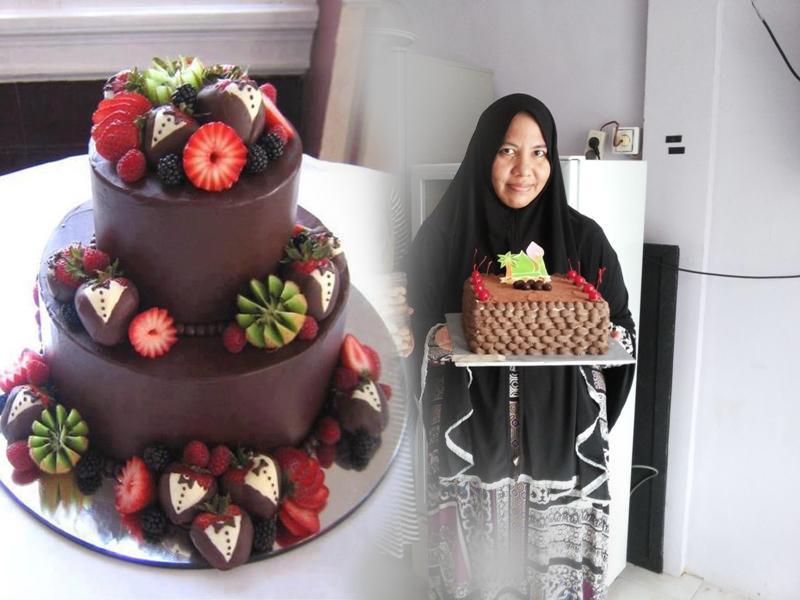 BERAWAL DARI HOBI MEMBUAT KUE, BERUJUNG PADA BISNIS MENGGIURKAN