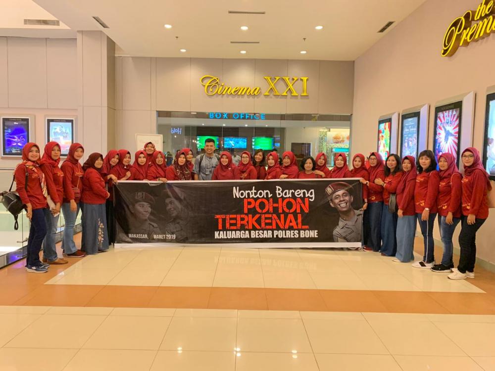 AKBP Kadarislam Ajak Keluarga Besar Polres Bone Nobar Pohon Terkenal