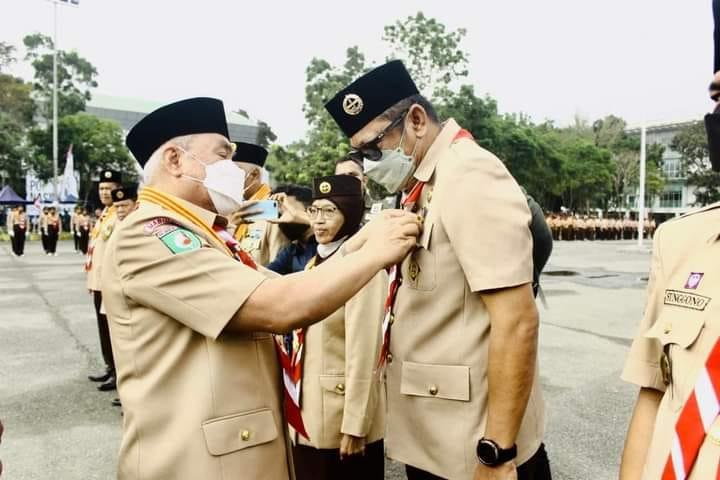 Wali Kota Basri Terima Penghargaan Dharma Bakti Kwarnas Pramuka