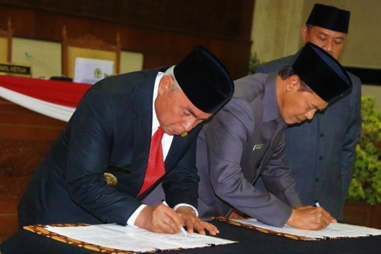 APBD Kaltim 2019 Disahkan Rp 10,755 Triliun, Target PAD Rp 5,45 Triliun