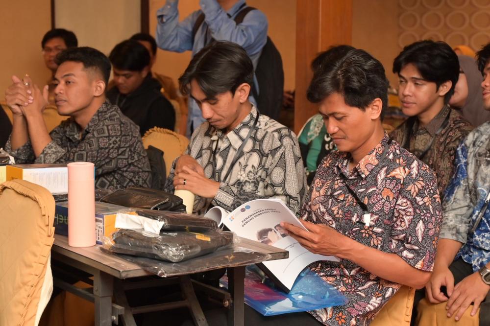 Tak Hanya Latihan, Peserta Barbershop Dispopar Bontang Pulang Bawa Alat Usaha