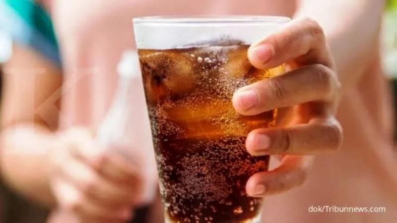 Saat Sahur, Jangan Minum Es Supaya Puasa Lancar