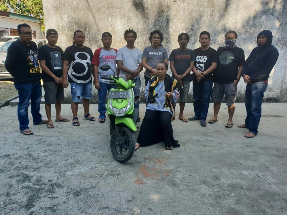 Curi Emas Senilai Rp 17 Juta, Wanita Paruh Baya di Bone Dibekuk Polisi 