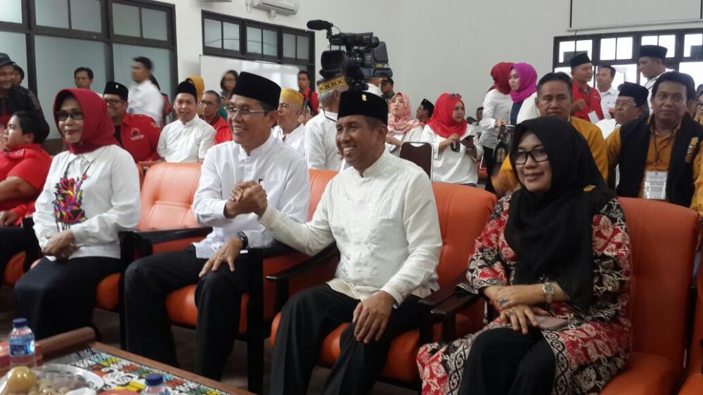 Diarak Jalan Kaki, Rusmadi - Safaruddin Daftar ke KPU Kaltim 