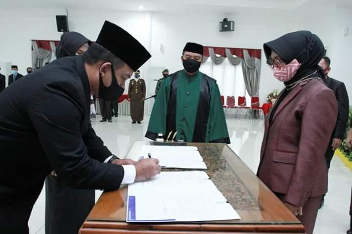 Walikota Neni Lantik Dua Pejabat Tinggi Pratama