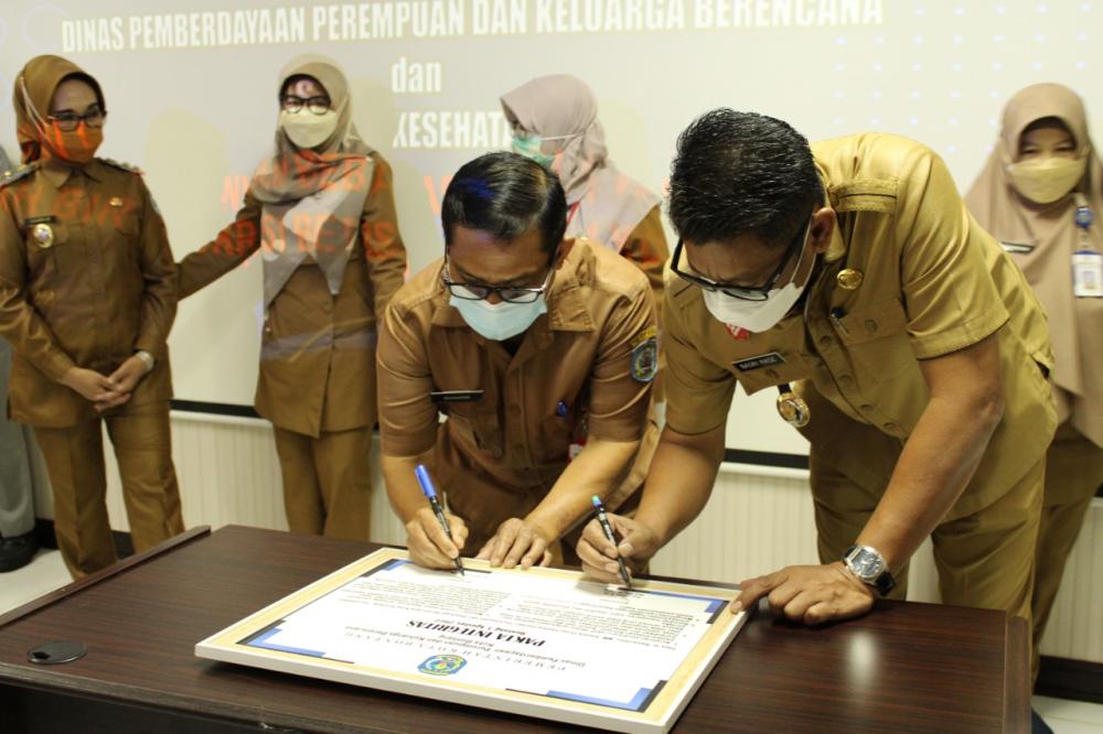 Komitmen Bersih, DPPKB dan Dinas Kesehatan Bontang Canangkan WBK dan WBBM