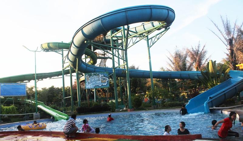 TERNYATA, WATERBOOM TERTINGGI DI KALTIM BERADA DI BONTANG