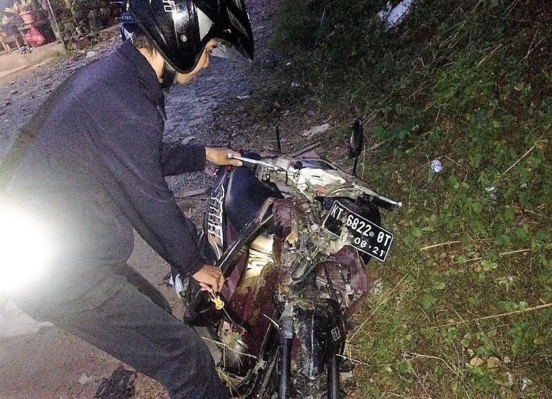Hantam Pohon di Turunan Jalan S Parman, Pengendara Motor Patah Kaki
