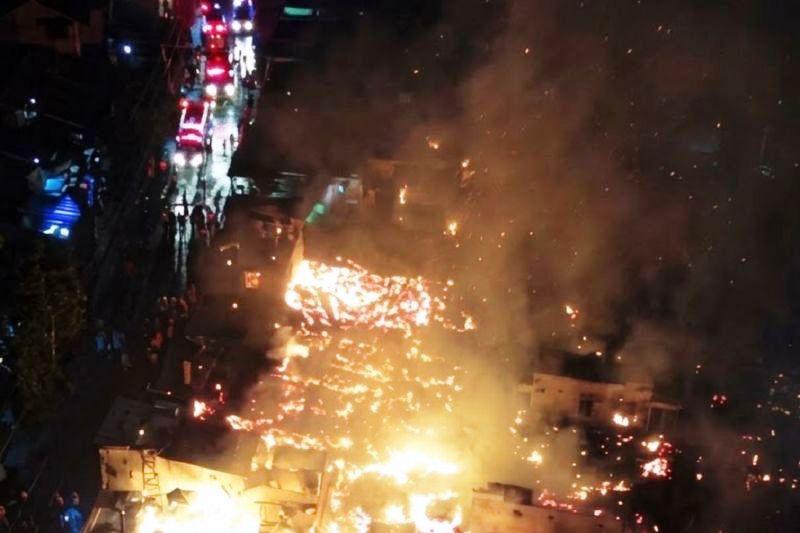 75 Bangunan Dilahap Api di Tenggarong, Hidran 1 Kilometer Jadi Andalan Petugas