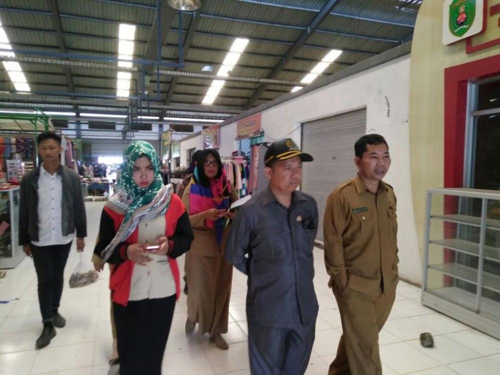 Sidak Pasar, DPRD Kutim Terima Banyak Keluhan Barang Kedaluwarsa