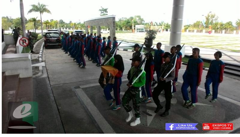 MANTAPKAN PERSIAPAN UPACARA HUT RI KE-71, PEMKOT GELAR GLADI BERSIH