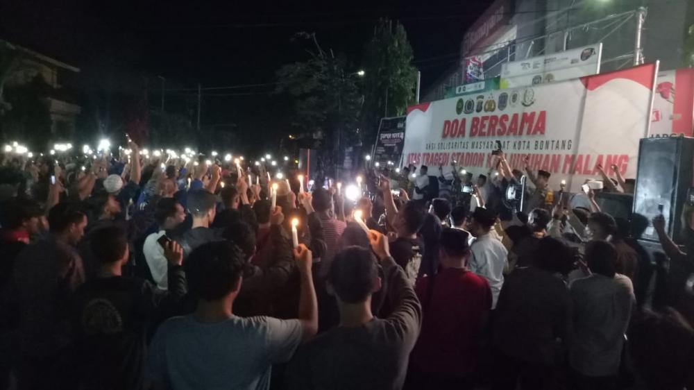 Penuh Haru, Ratusan Masyarakat Bontang Gelar Doa Bersama Untuk Korban Tragedi Kanjuruhan