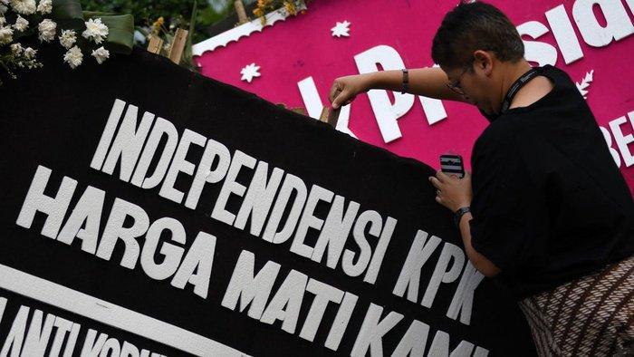 DPR Berpeluang Tolak Perpu KPK? Para Tokoh Siap Jadi Fraksi ke11